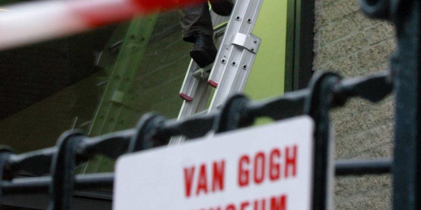 Dief Van Gogh-roof dook onder bij Patrick Kluivert