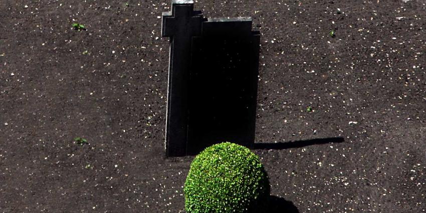 Man aangehouden voor bekladden oorlogsgraven