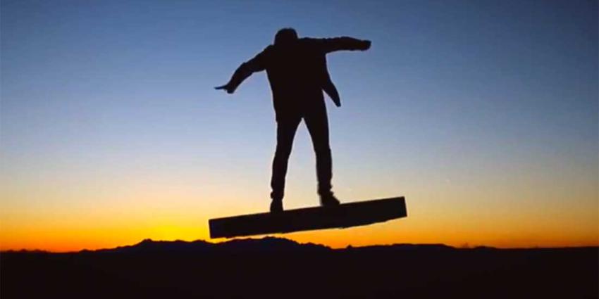 De eerste echt zwevende hooverboard is te koop