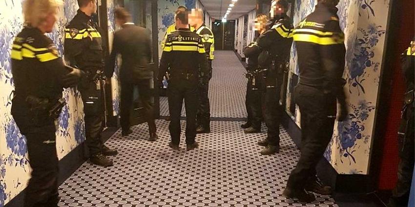 Groep overlast gevende hotelgasten uit Van der Valk gezet 