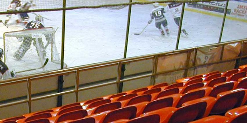 Jongen (8) krijgt bij ijshockeywedstrijd puck tegen zijn hoofd en overlijdt