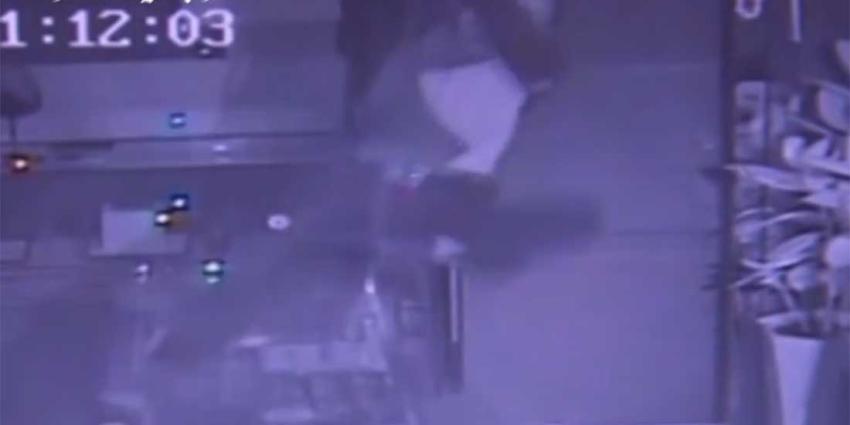 Inbreker betreedt juwelierszaak 'a la Mission Impossible'