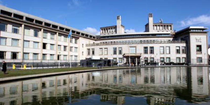 Verdachte bij Joegoslaviëtribunaal slikt gif 
