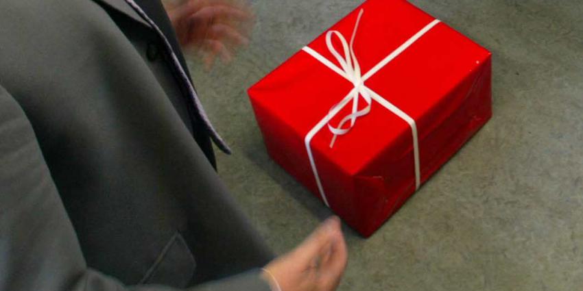 Zorgautoriteit start onderzoek naar zorgverleners die cadeaus beloven