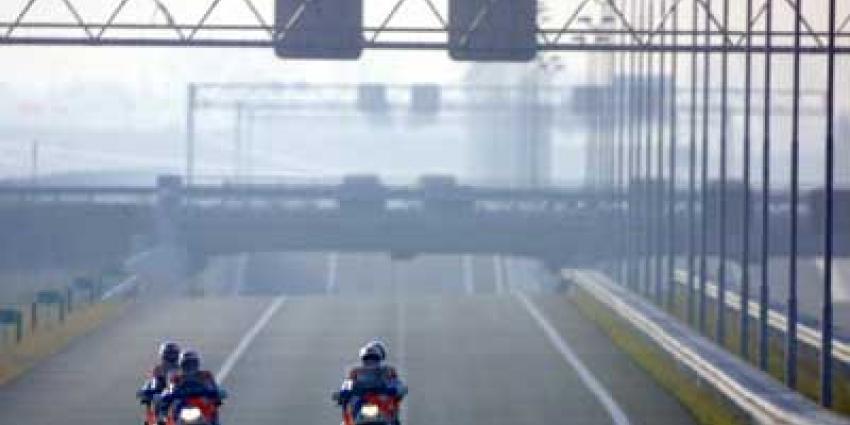Foto van politiemotoren op lege snelweg | Archief EHF