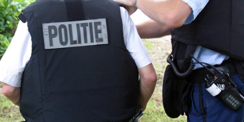 Politie lost schot bij aanhouding van man in kogelwerend vest