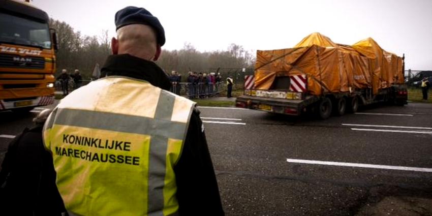 Laatste  konvooi met wrakstukken MH17 in Gilze Rijen aangekomen