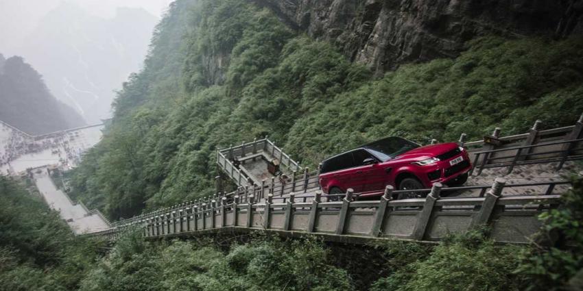 Range Rover Sport PHEV beklom Heaven's Gate met 999 treden