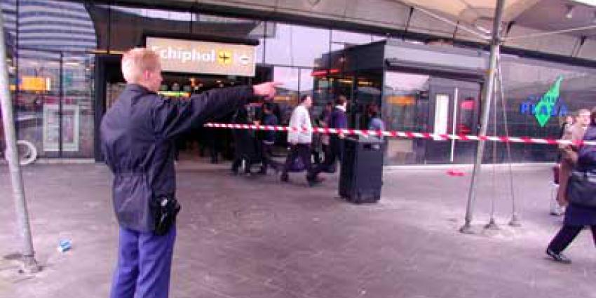 Dronevlieger voor vertrekhal Schiphol krijgt boete van 500,- euro