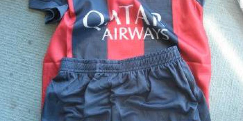 Douane onderschept vervalste voetbalkleding