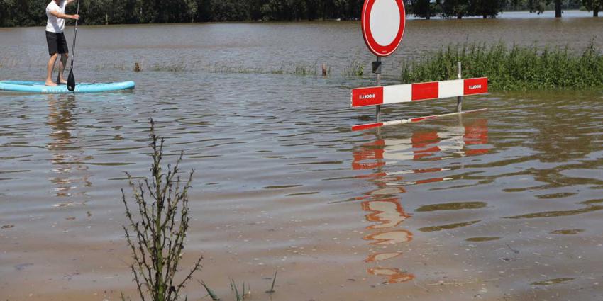 overstroming-Maas-supboard-dijk