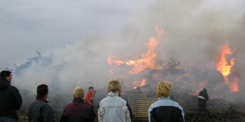 Smog door Duitse paasvuren in het zuidwesten van Nederland
