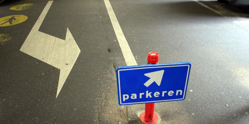 Man dood na beknelling in Utrechtse parkeergarage