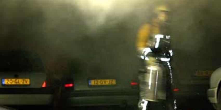 Brand ondergrondse parkeergarage Rotterdam onder controle, meerdere auto's uitgebrand