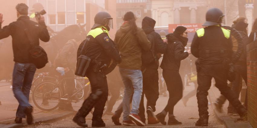 Grimmige sfeer bij demonstraties Amsterdam