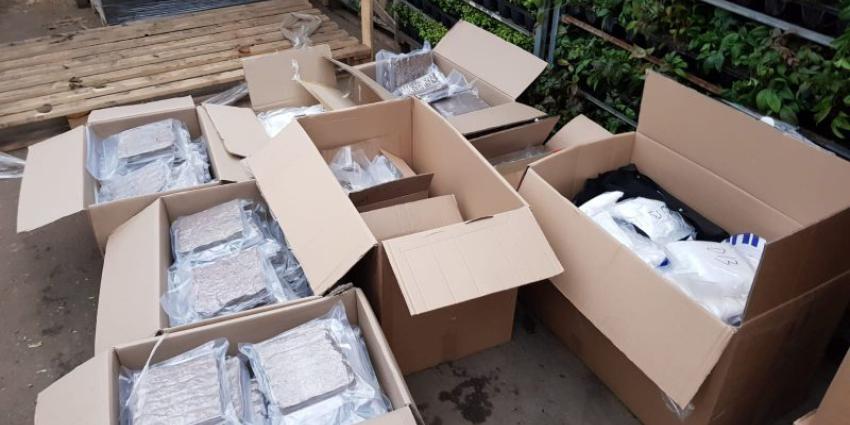 Drugs gevonden tussen kerstballen