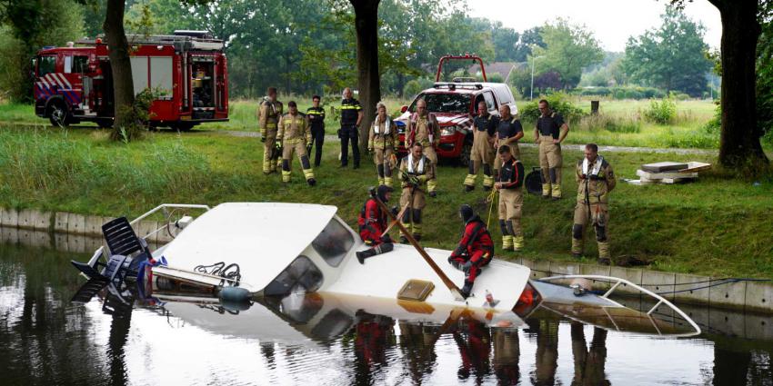 plezierjacht-zinken-brandweer-duiker