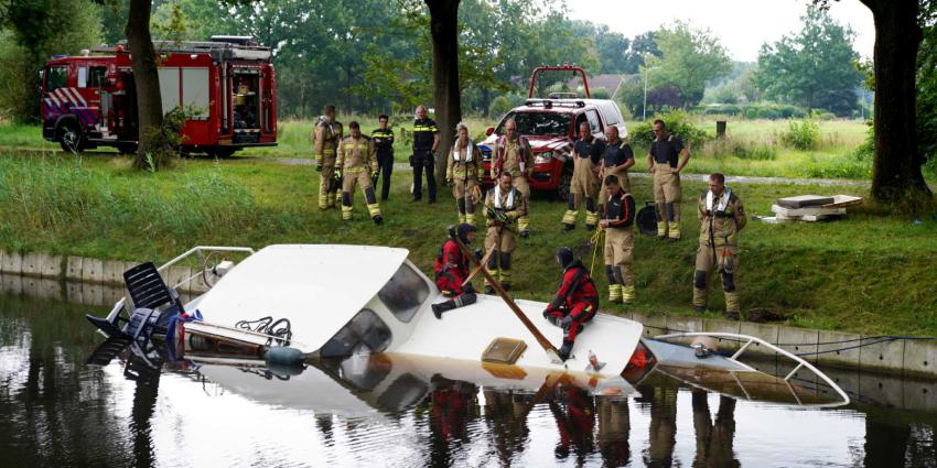 plezierjacht-zinken-brandweer-duiker