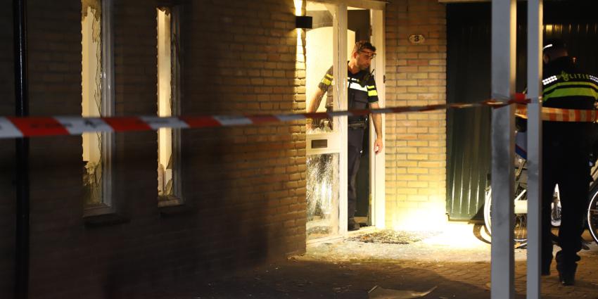 Grote schade na explosie bij woning agent