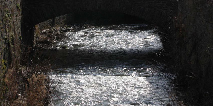 rivier-brug