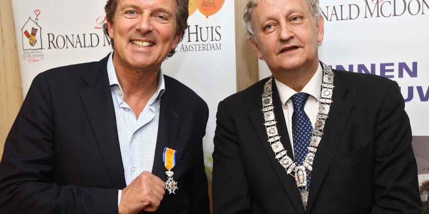 foto van eerste koninklijke onderscheiding | AMC