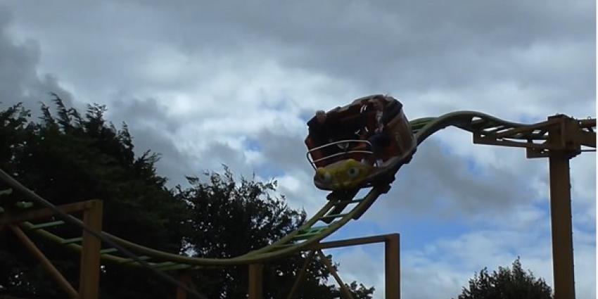 brits jongetje, vallen, achtbaan