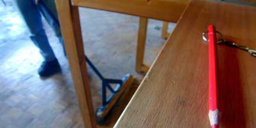 Foto van rood potlood stemmen | Archief EHF