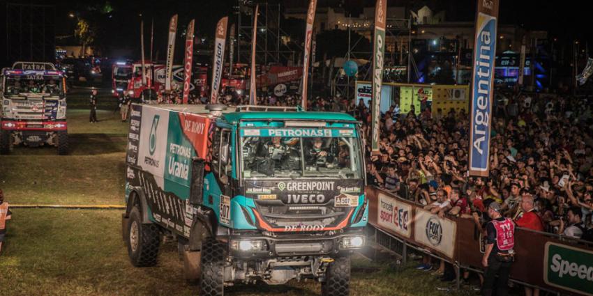 Team De Rooy opent Dakar 2017 met drie trucks in top 10