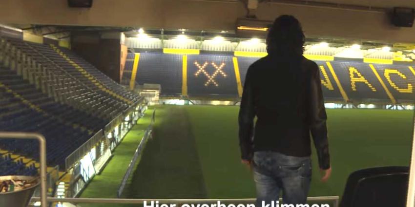 Roy Donders zingt vanaf middenstip voor leeg NAC-stadion