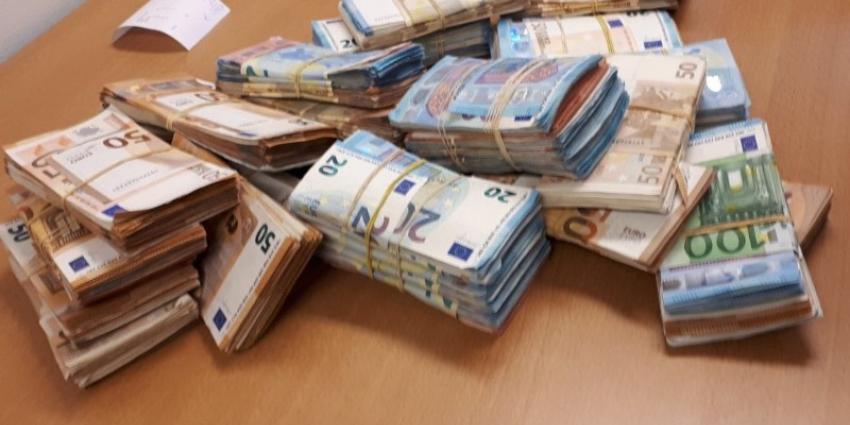 Bijna twee ton aangetroffen bij controle spookbewoning in Osdorp