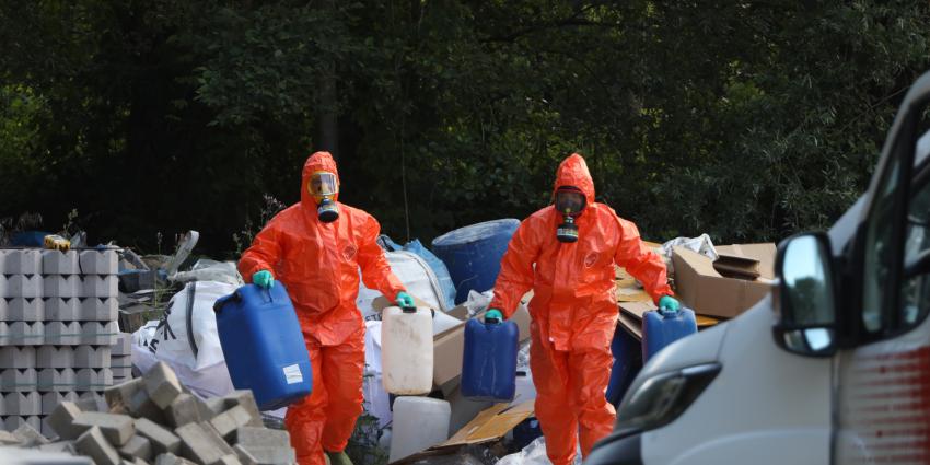 Vaten drugsafval worden opgeruimd