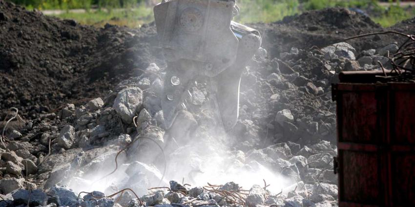 sloop-grijper-beton-steen