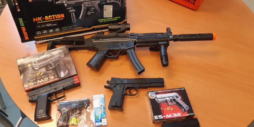 in beslag genomen speelgoed wapens