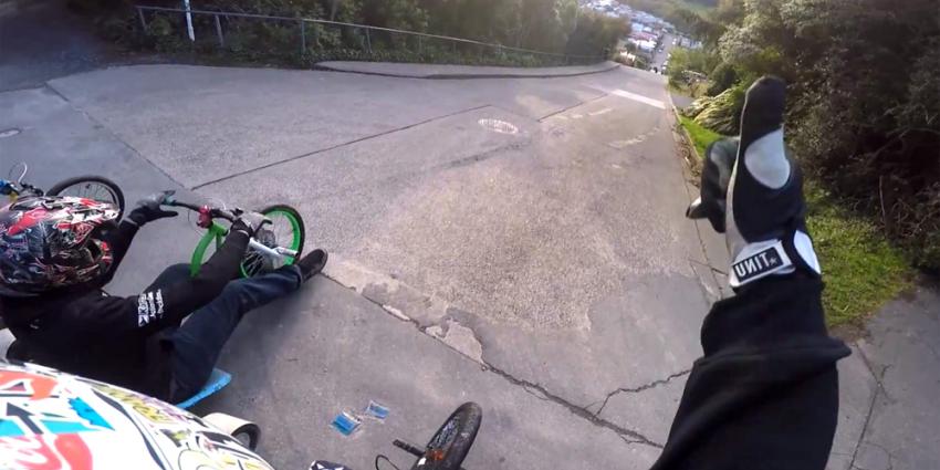 Met een driewieler de steilste straat ter wereld afrijden