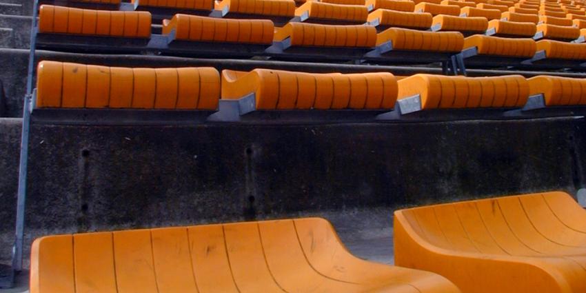 Foto van stoeltjes in voetbalstadion | Archief EHF