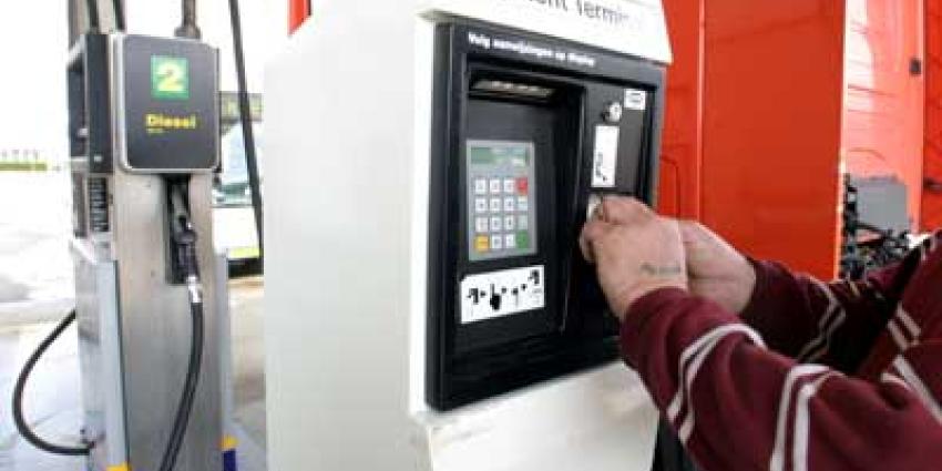 Foto van pinnen bij tanken van diesel | Archief EHF