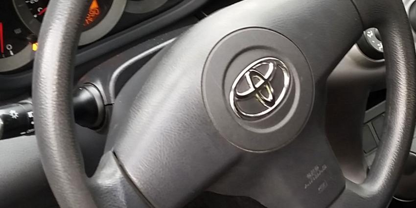 Toyota roept wereldwijd auto's terug vanwege problemen met de airbags