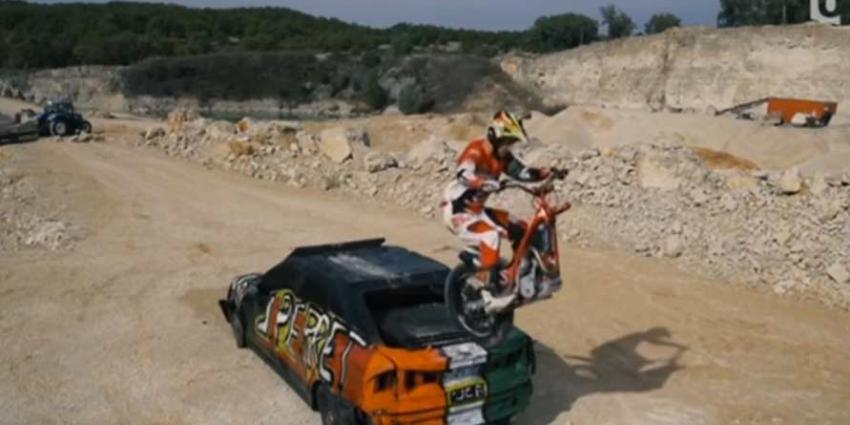 Stunten op slechts één wiel