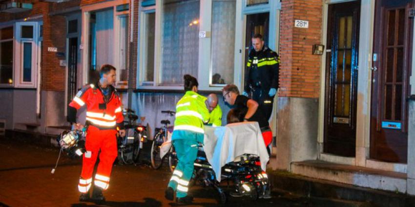 Vrouw valt van twee hoog uit raam