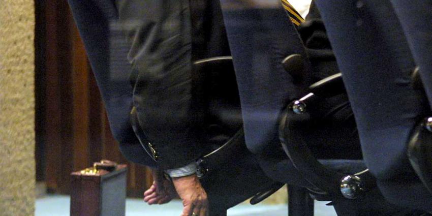 19 jaar cel voor illegale wapenhandel en medeplichtigheid aan oorlogsmisdrijven in Liberia en Guinee   's-Hertogenbosch, 21 april 2017 Het gerechtshof in ’s-Hertogenbosch veroordeelt de 74-jarige Guus K. tot 19 jaar gevangenisstraf. Volgens het hof is bew