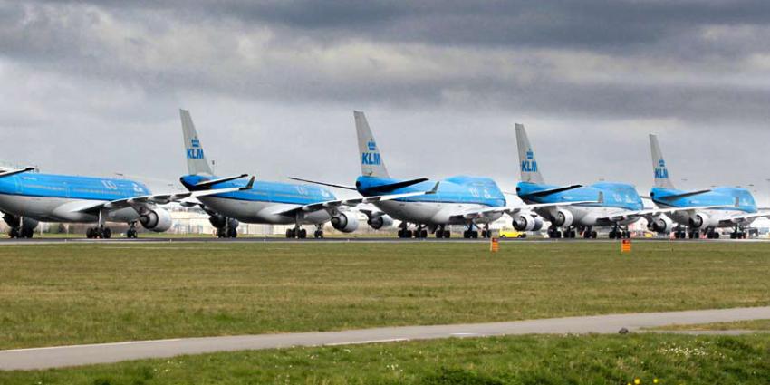 KLM parkeert vliegtuigen op landingsbaan na corona-uitbraak
