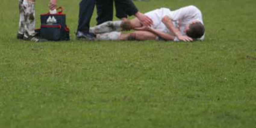 Foto van blessure bij voetbal | Archief EHF