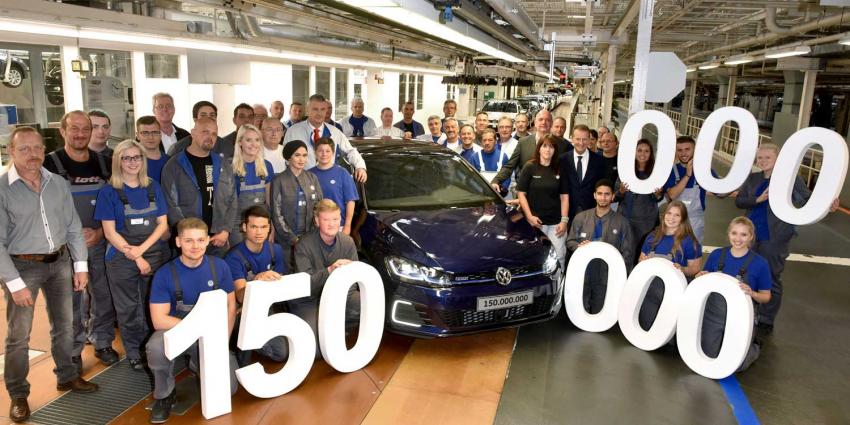 150 miljoenste door Volkswagen gemaakte auto rolt van de band