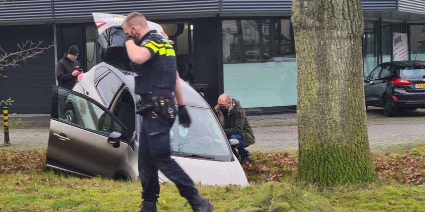 wasstraat-auto-sloot