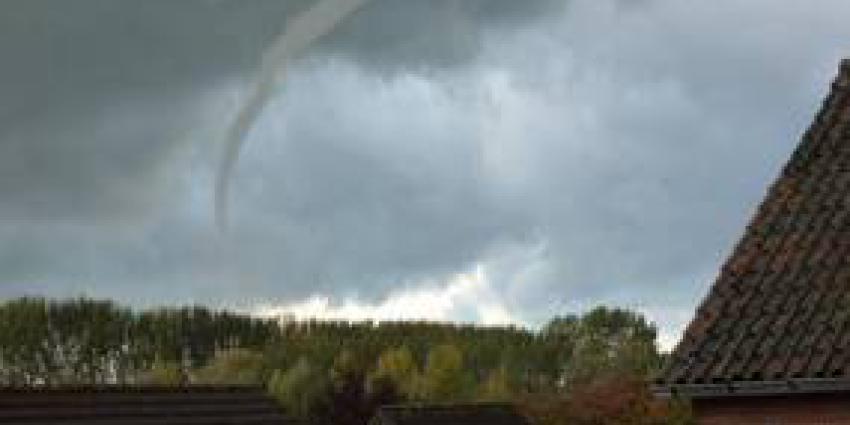 Windhoos zorgt voor grote schade in Zelhem