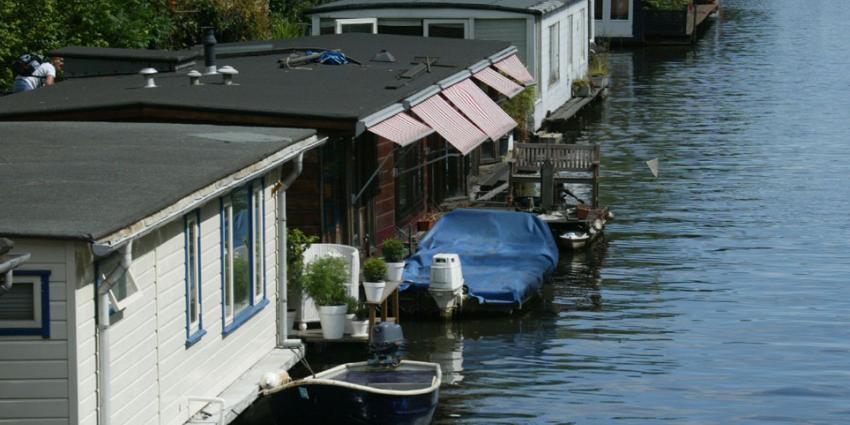 Laatste waarschuwing voor woonbooteigenaren in Amsterdam