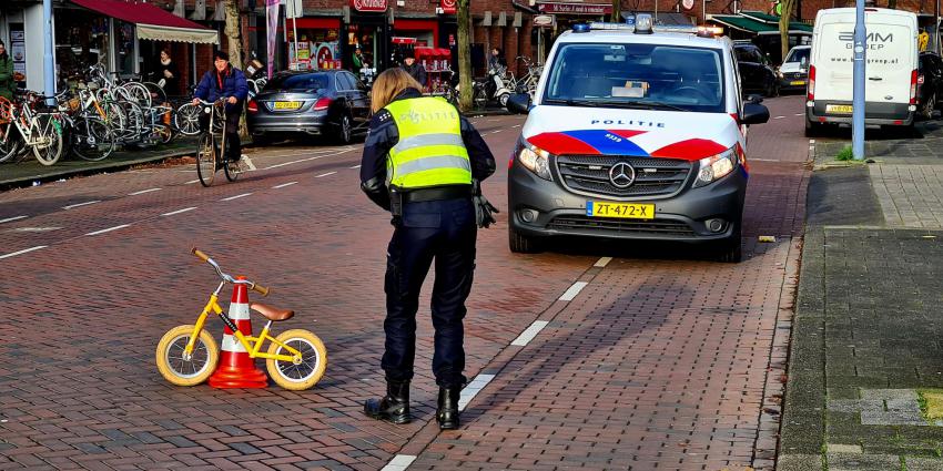 Politie doet onderzoek op Maasstraat