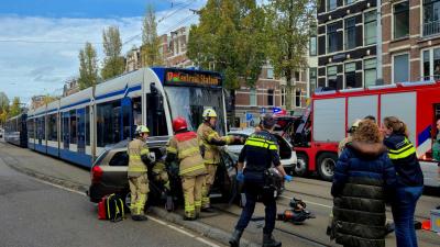 aanrijding-tram-auto-Amsterdam