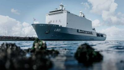 amfibisch-transportschip-de Witt