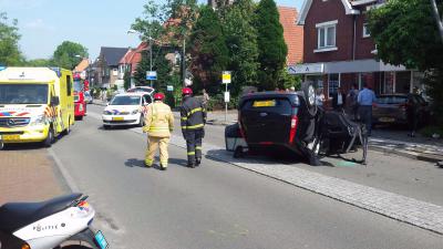 Auto op de kop in Veendam